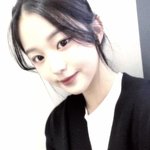 기차 탔는데 옆에 <b>한남새끼</b> 팔 조카 닿네
