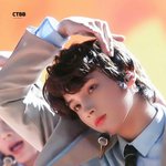 오뚝한 <b>콧대</b>가 아름다운 아이돌
