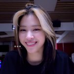 <b>류진</b> 브이라이브 트렌딩 1위