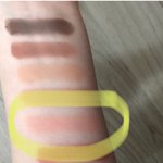 이런 <b>발색</b> 섀도우 알려 줄 수 있엉 ??