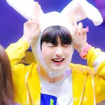 마음의 <b>안식</b>을 주는 아이돌 미소