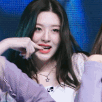 스테이씨 라이크<b>디스</b> 들어봐