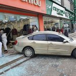 승용차 의류매장으로 <b>돌진</b>