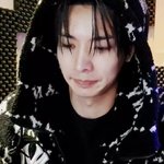 [펜타곤] <b>익숙</b>한 옷에