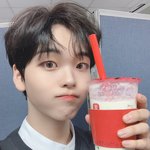 <b>송형준</b> 점점 더 어려지는거 같아