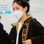<b>류진</b> 똥머리 개귀엽다