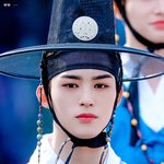 <b>합성</b>인가 싶은 남돌의 신비한 얼굴