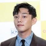 적어도 내 동생만큼 외모는 되야 맘이생기지