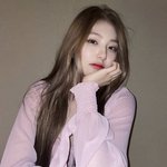 얘 <b>덕질</b>하고 싶은데 중국인이라 못하겟음