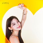 스테이씨 얼굴이 <b>전체</b>적으로 옛날 아이돌 같아