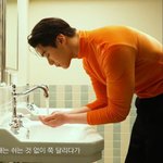 [모두드루와] <b>문빈</b> 주황색 터틀넥 입은 거 레전드