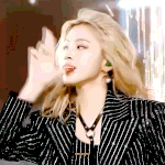 <b>띠용</b>! 시선을 사로잡는 무대움짤 모음