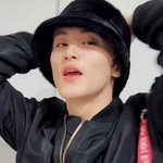 [NCT칠프] 요즘 친구들<b>사이</b>에서 유행인<b>모자</b>인가요?