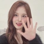 설윤하고 <b>쯔위</b> 둘중에 누가더이쁜거같음? 각자 생각으로!