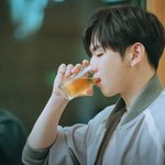 강다니엘 이 사진 왤캐 설레냐;