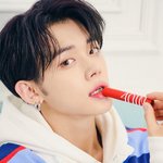 덕질에 <b>자부심</b> 안겨주는 얼굴