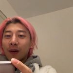 곽윤기 실시간으로 놀라는<b>중임</b>