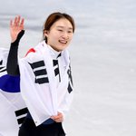 ‘금메달’ 최<b>민정</b>에 축전 보낸 문 대통령...“살아있는 전설”