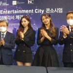 <b>설현</b> 역대급으로 얼굴 작은듯