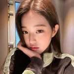 한달에 꼬박꼬박 100만원 씩 들어오기<b>vs</b>장원영 얼굴의 반만 닮기