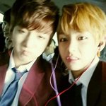 방탄 <b>뷔</b> <b>정국</b> 이어폰 왜 이렇게