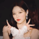 이<b>달소</b> 현진 개이뿌지 않냐?