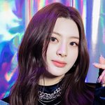 스테이씨 기사 뜨는 <b>와중</b>에