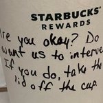 10대 소녀에게 치근덕댄 男… 그 순간 스벅 직원이 건넨 컵에는