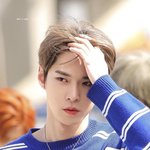 <b>도영</b>