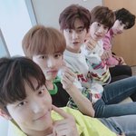 [TXT] 이거 <b>포즈</b>까지 똑같이 찍은거였냐ㅜㅠ