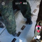 [드루와] 러시아 군인이 <b>틱톡</b>에 낙하하는거 찍음