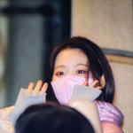 장원영 퇴근길 팬서비스 봐봐