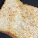 식빵 <b>구운</b> 거 색깔 예쁘지않냐