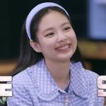 제니 얼굴형 <b>볼살</b> 빼면 브이라인임??