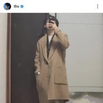 앨범 정리하던 뷔...
