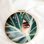 두 번 보게 만드는 자수 작품들