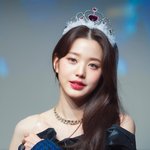 장원영팬이 <b>설윤</b> 예뻐서 견제함