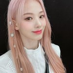 <b>지니</b> 셀카 떴는데 미친 거 아니냐