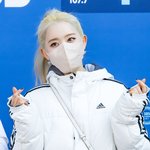 하이힐 신고 넘어질 뻔한 스테이씨 <b>시은</b>