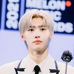 백마가 <b>제법</b> 잘 어울릴 귀족상