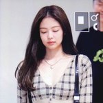 제니 어좁이라는 애들은 지 얼굴크기에 <b>대입</b>하는듯