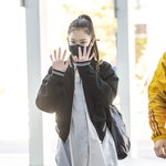 제니 <b>파리</b> 출국 사진 봐 ;;