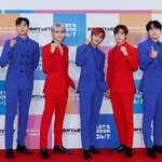 남돌 이시국 의상