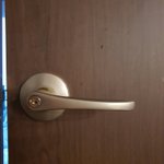 [힘이되어줘] <도와주세요> 게스트하우스에서 덤탱이를 썼습니다.