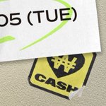 [NCT드림] <b>저</b> 깜찍하게 붙여놓은 cash스티커가 더 열받게 해