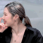 <b>리정</b> 눈웃음 이쁘다