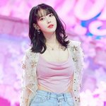 [댓글부탁해] 얘들아 제발 아이유 이 머리 고데기야?
