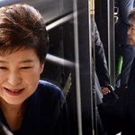 “<b>남색</b> 코트? 그런 의미 아냐” 박근혜 사전투표에 쏠린 눈