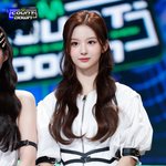설윤 진짜 <b>천년</b>돌인 듯