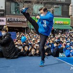 발차기 VS 불<b>주먹</b>